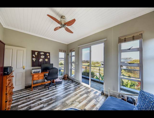 5 BEDROOM GOLF ESTATE FOR SALE IN BLUE VALLEY GOLF ESTATE